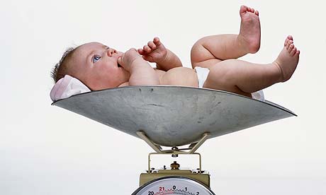 Resultado de imagen de bebes que nacen con mucho peso